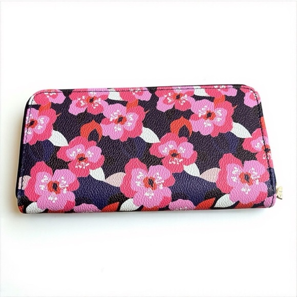 Trina Turk Pink and Navy Floral Tote with matching wallet set - Picture 6 of 15